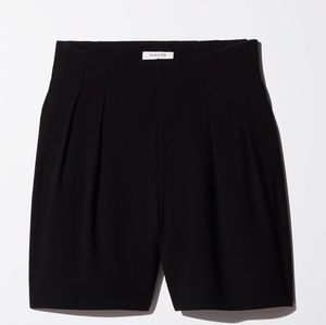Aritzia Babaton high rise shorts